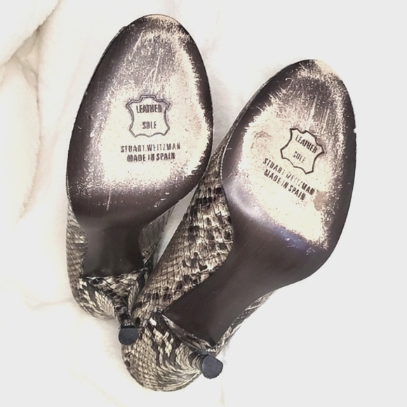 Stuart Weitzman Embossed Leather Peep Toe Heels | Size 4.5 M - Picture 6 of 7